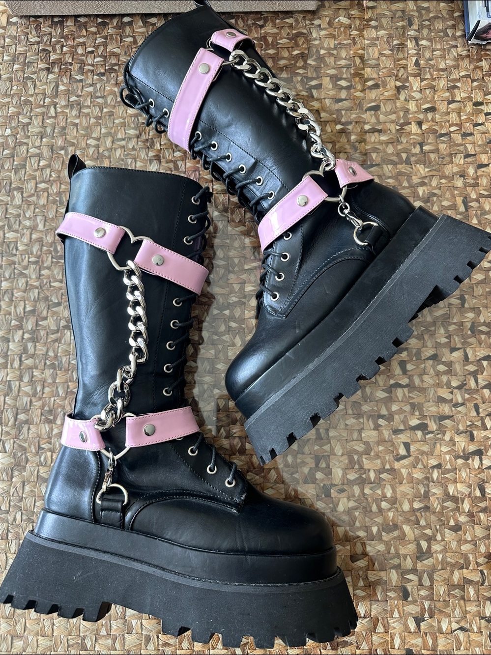 Dolls Kill widow Platform chain Combat Boots Sz 8 New
